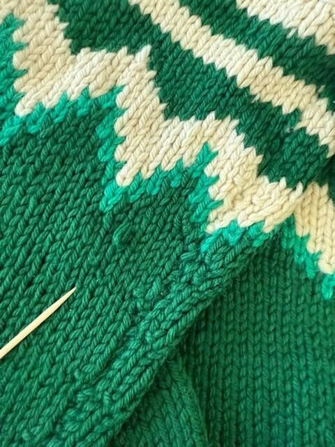 Vintage Patterned Wool Knit Cowichan Sweater Size XL Green