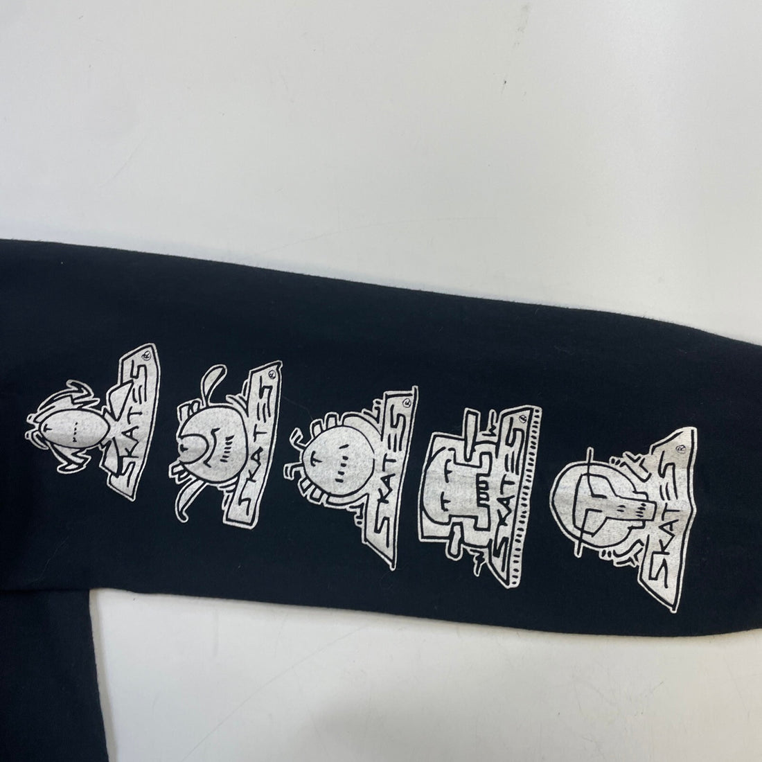 Skates Long Sleeve T-Shirt Size Small Skateboard