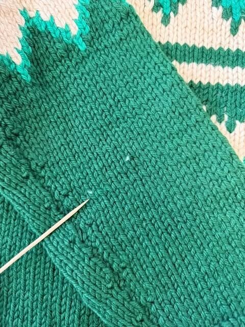 Vintage Patterned Wool Knit Cowichan Sweater Size XL Green