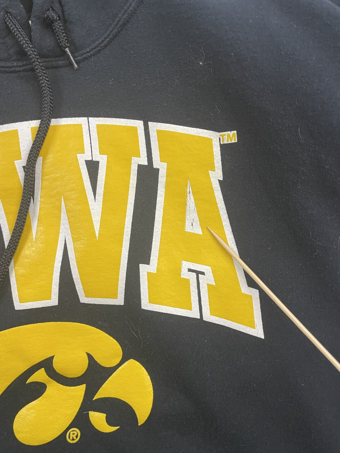 Iowa Hawkeyes Sweatshirt Hoodie Size Small NCAA