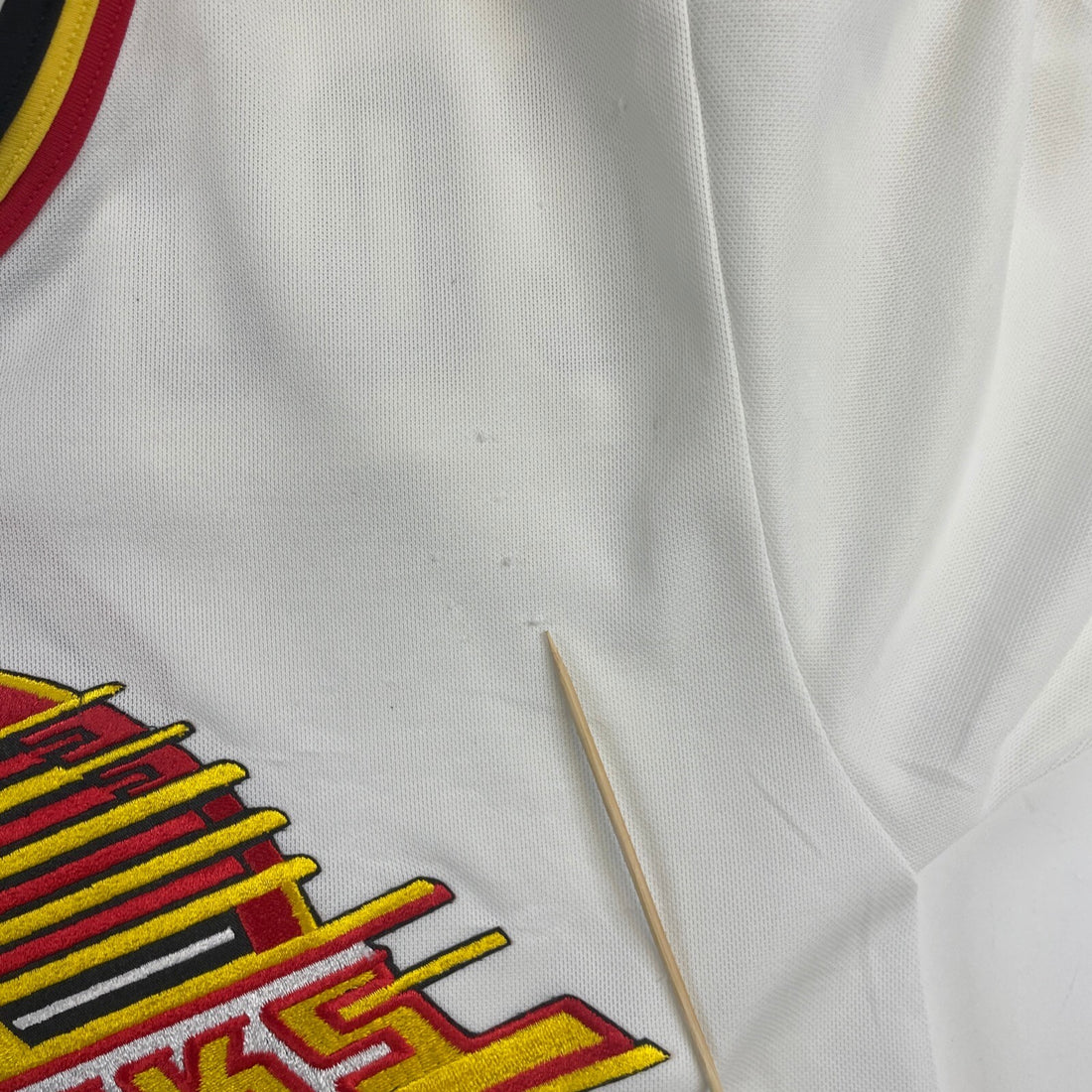 Vintage Vancouver Canucks Russ Courtnall CCM Jersey Size Small 90s NHL