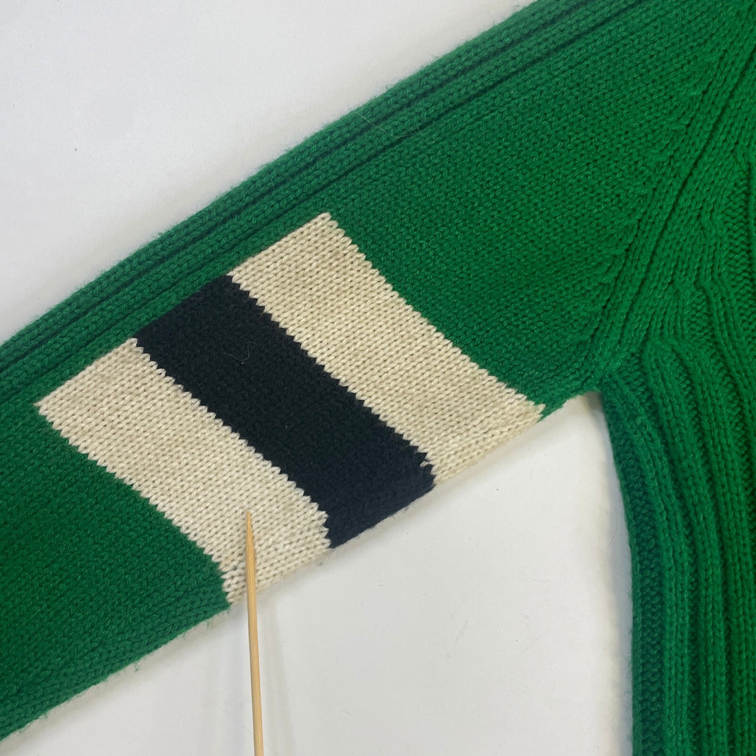 Saskatchewan Roughriders 1/4 Zip Pullover Sweater Size Small CFL