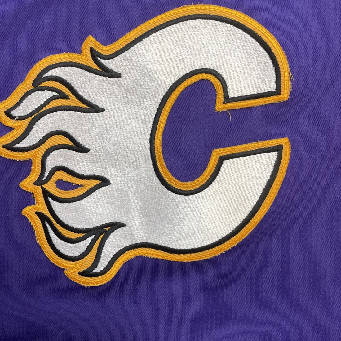 Vintage Calgary Flames Authentic Bauer Jersey Size 56 Purple NHL