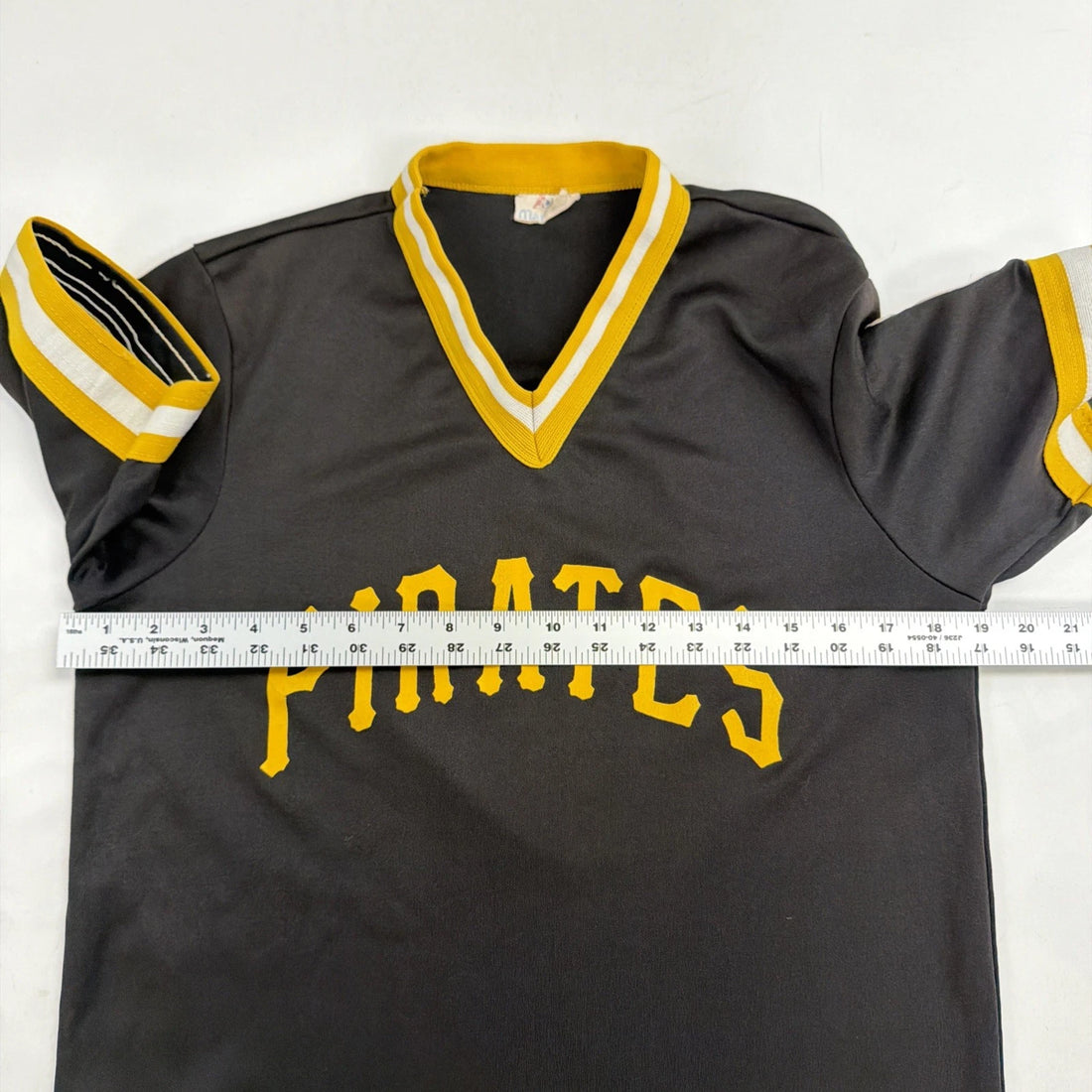 Vintage Pittsburgh Pirates Majestic Jersey Size Small #9 MLB