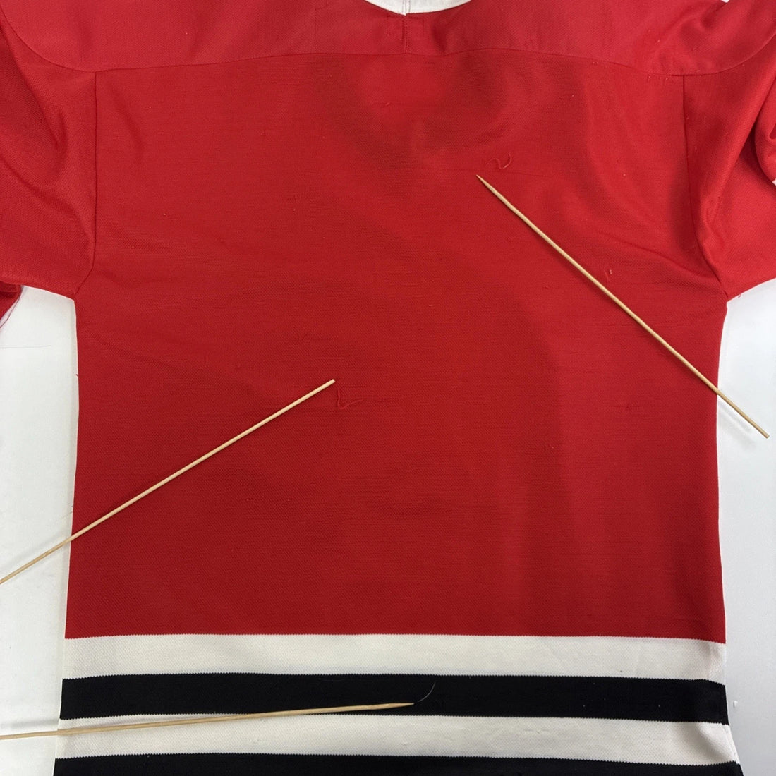 Vintage Chicago Blackhawks CCM Jersey Size Medium NHL