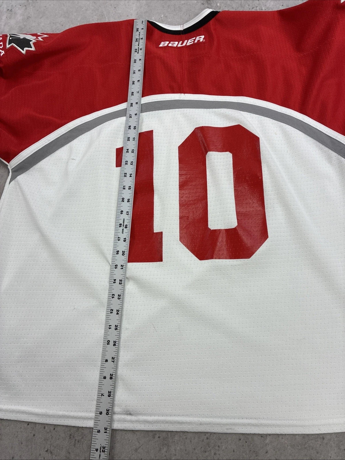 Vintage Team Canada Bauer Hockey Jersey Size XL IIHF