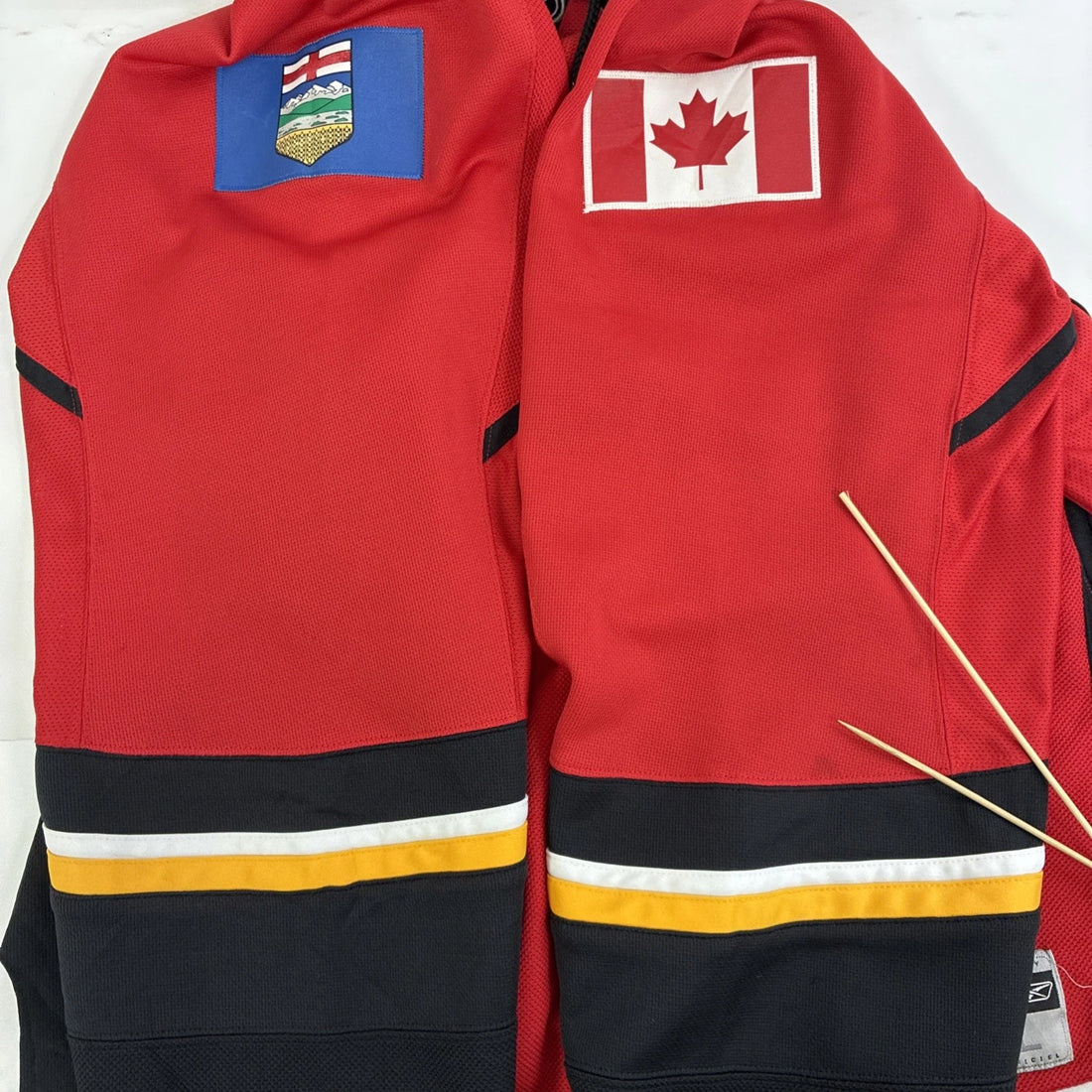 Calgary Flames Reebok Jersey Size XL NHL