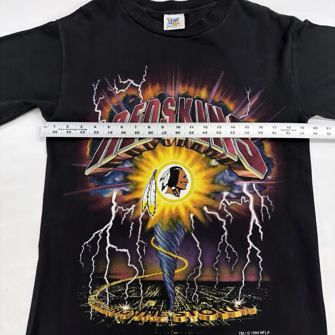 Vintage Washington Redskins Lightning Riding Storm T-Shirt Medium 1994 90s NFL