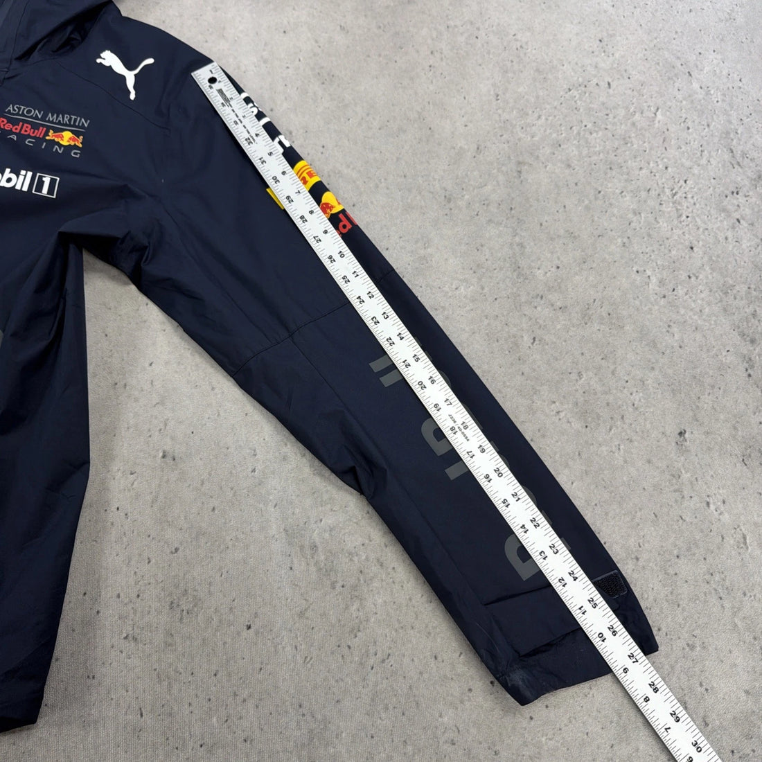 Red Bull Racing Puma Windbreaker Jacket Size Medium
