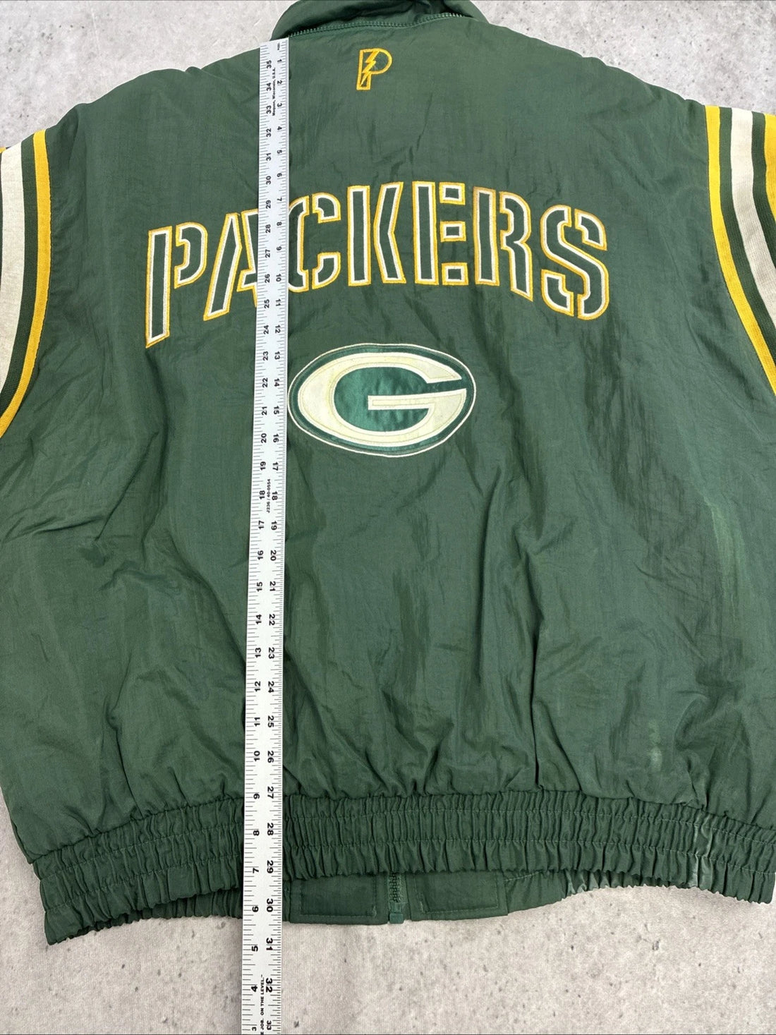 Vintage Green Bay Packers Pro Player Puffer Jacket Size XL NFL