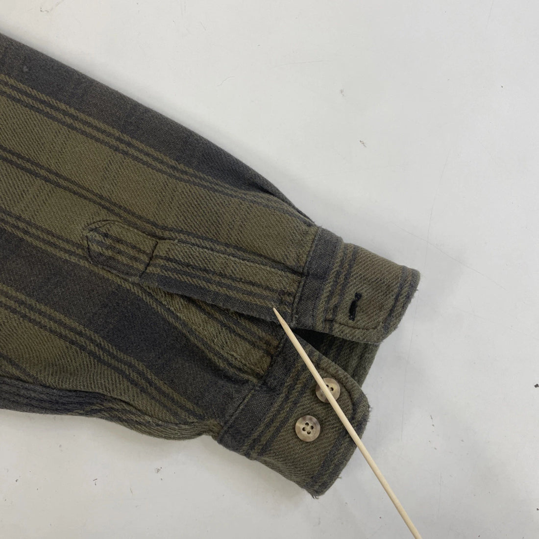 Vintage Carhartt Rugged Button Up Shirt Size XL Plaid