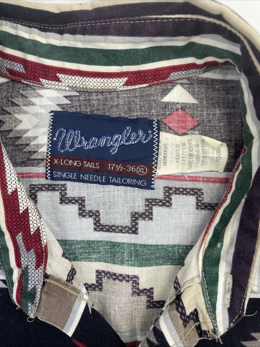 Vintage Wrangler Western Aztec Button Up Shirt Size 17 1/2 36