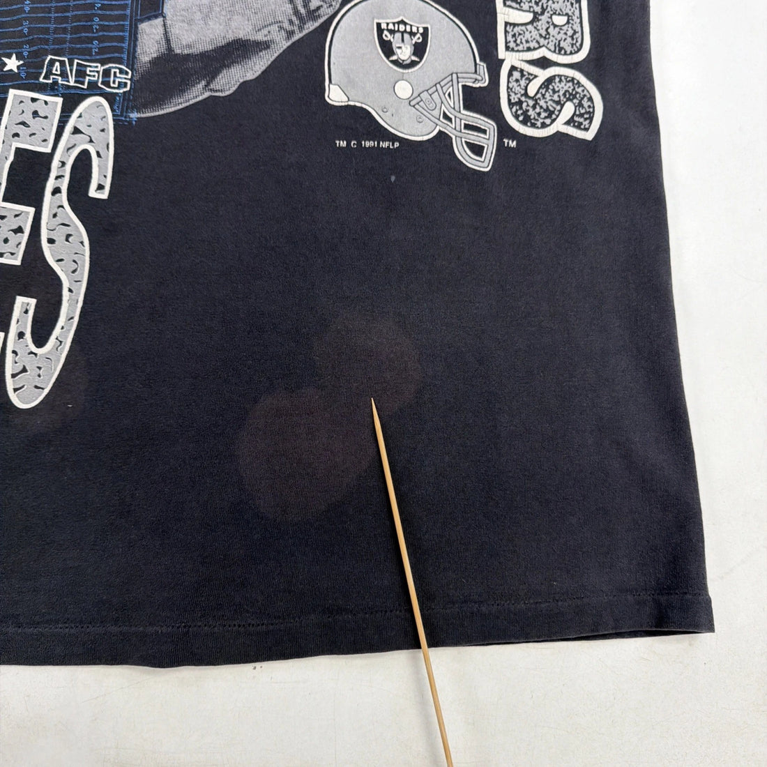 Vintage Los Angeles Raiders T-Shirt Size Large Wrap Around 90s NFL