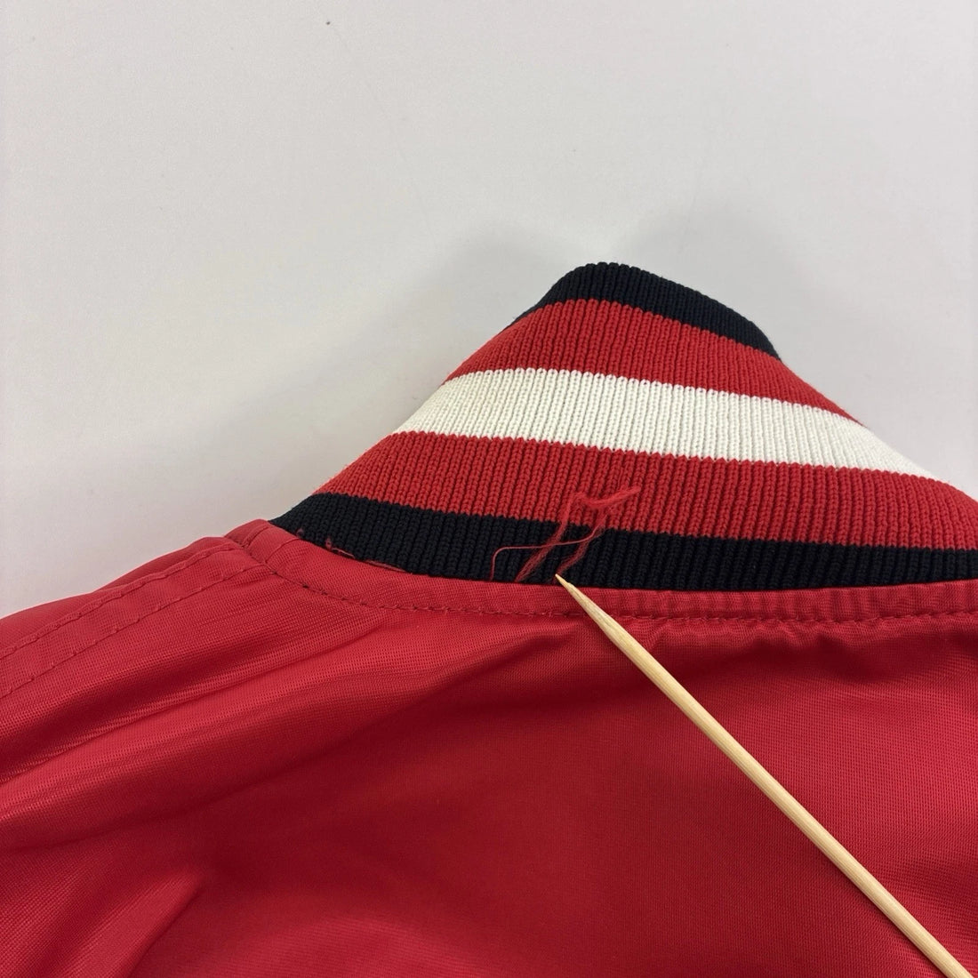 Vintage Chicago Blackhawks Starter Satin Bomber Jacket Size Small NHL