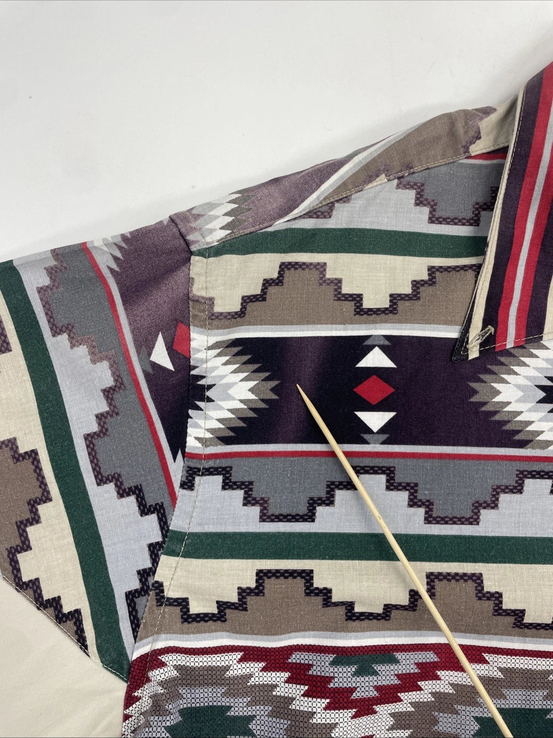 Vintage Wrangler Western Aztec Button Up Shirt Size 17 1/2 36