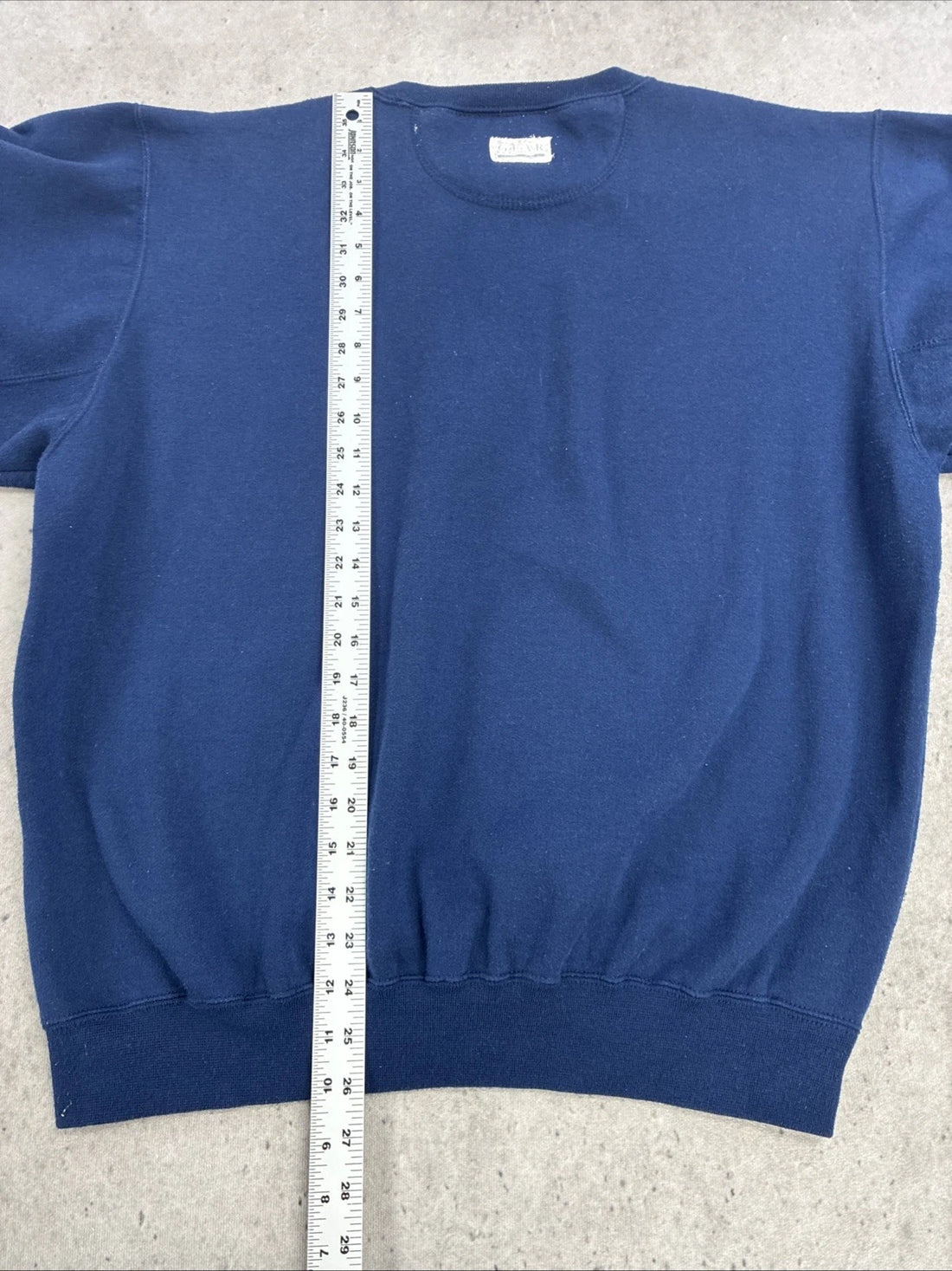 Yale Bulldogs Crest Sweatshirt Crewneck Size Large Blue NCAA