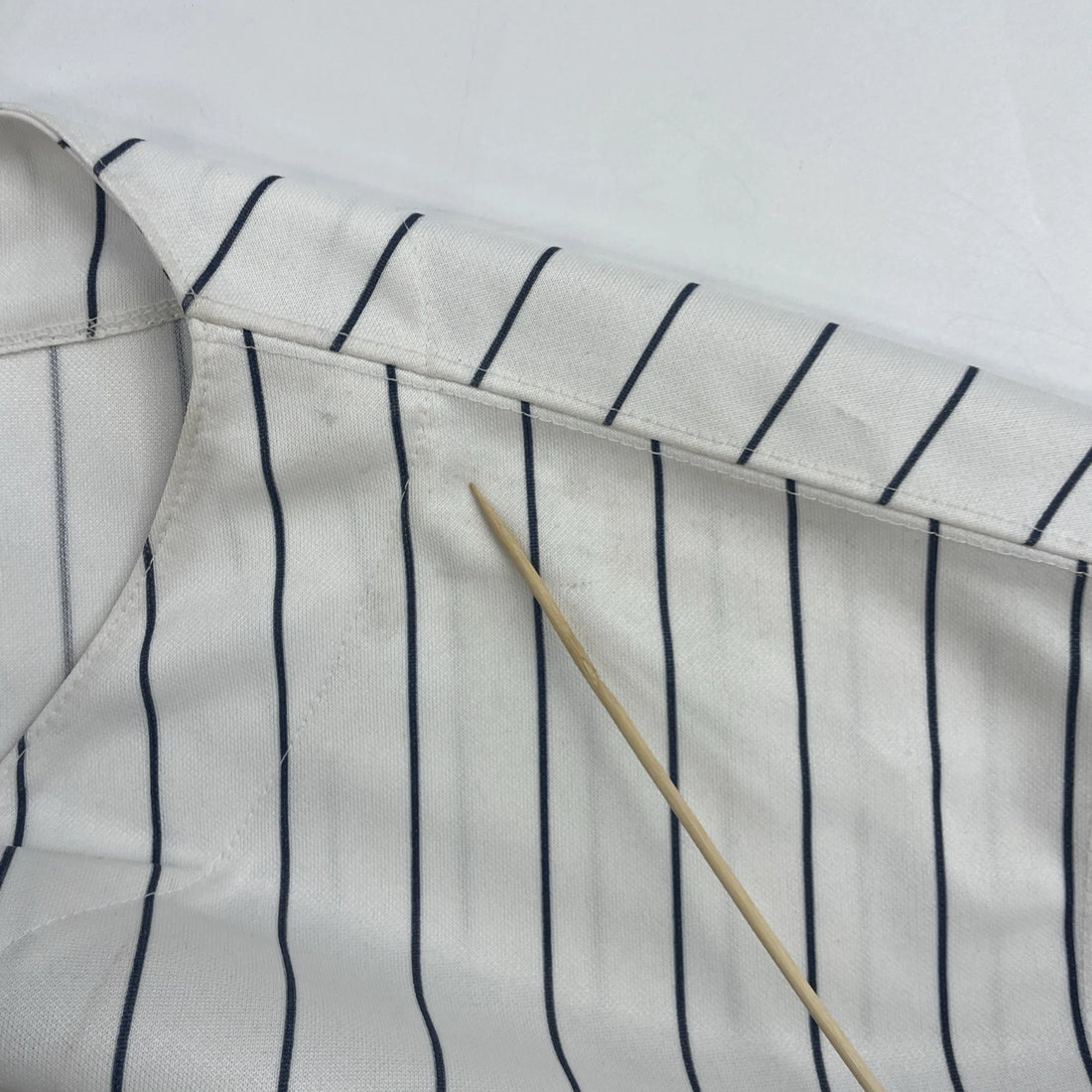 Vintage Minnesota Twins Russell Athletic Jersey Size XL White Pinstripe MLB
