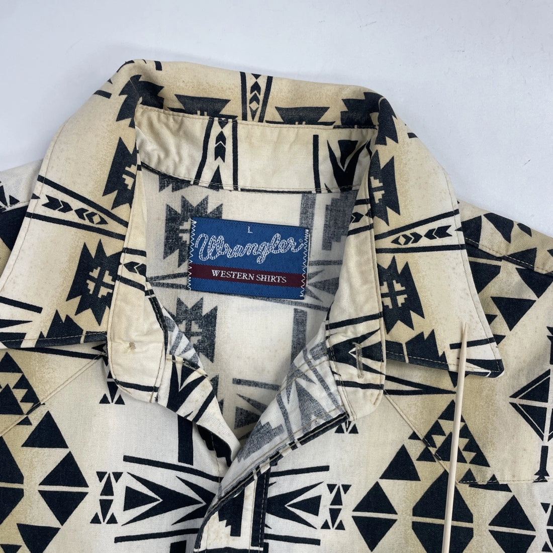 Vintage Wrangler Pearl Snap Shirt Size Large Western Aztec
