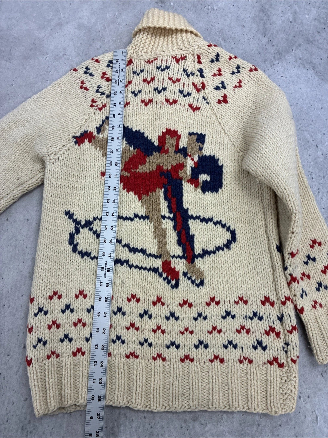 Vintage Figure Skating Wool Knit Cowichan Sweater Size Medium