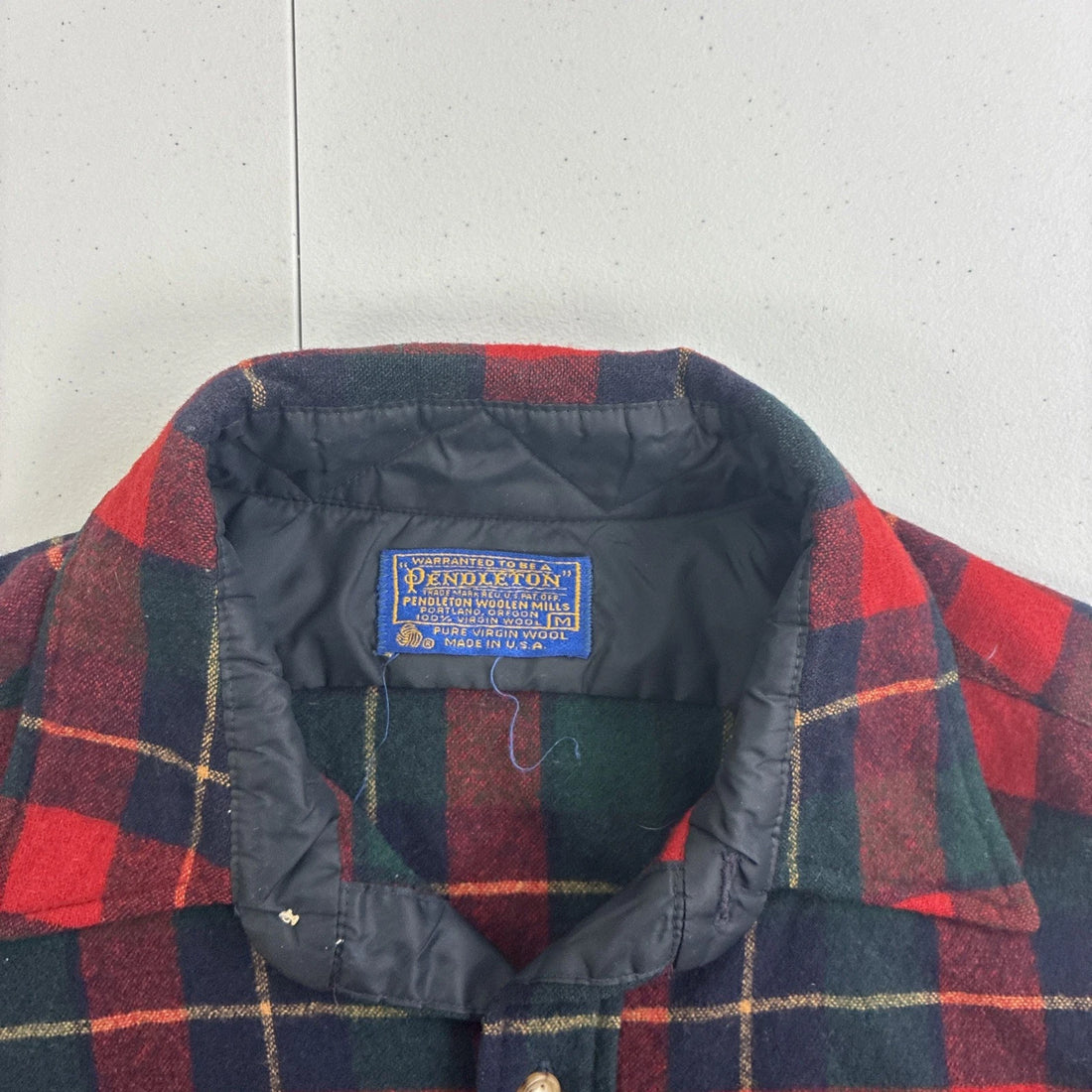 Vintage Pendleton Wool Lodge Button Up Shirt Size Medium Plaid