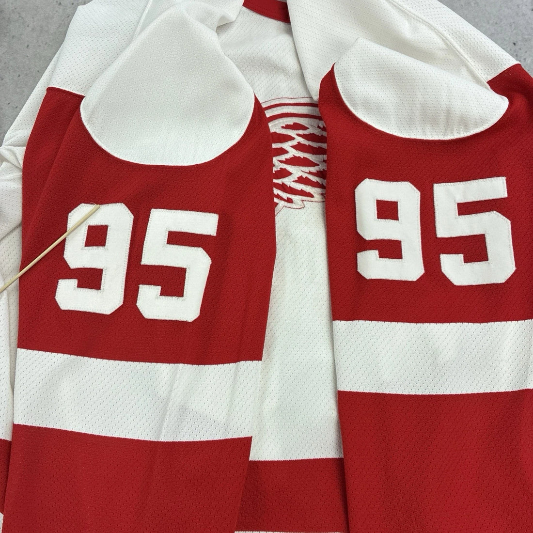 Vintage Detroit Red Wings Stanley Cup Patch Authentic Jersey Size 56 NHL