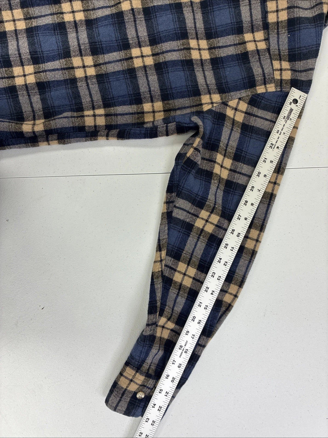 Vintage St John's Bay Wool Button Up Shirt Size Medium Plaid