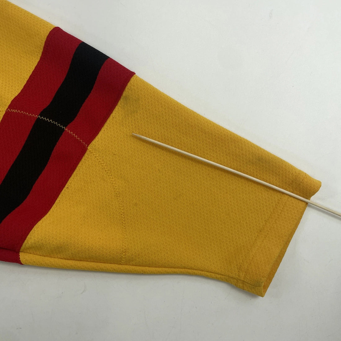 Vintage Chicago Blackhawks Starter Hockey Jersey Size Medium Gold NHL