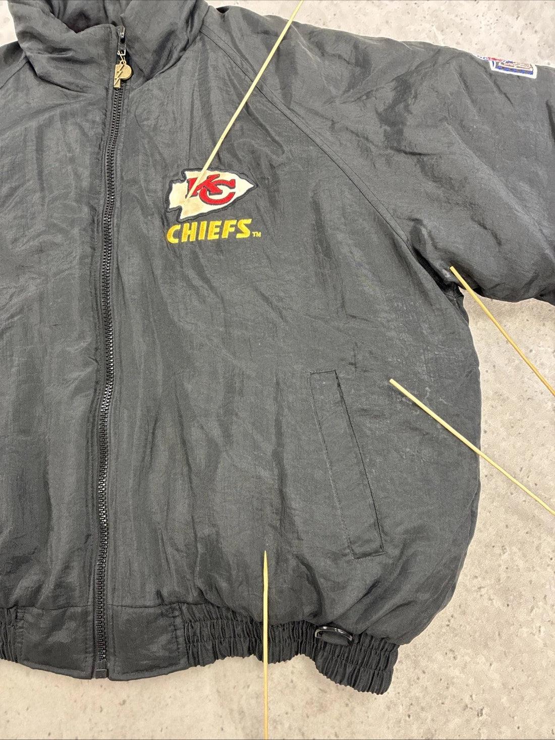 Vintage Kansas City Chiefs Pro Player Puffer Jacket Size XL NFL