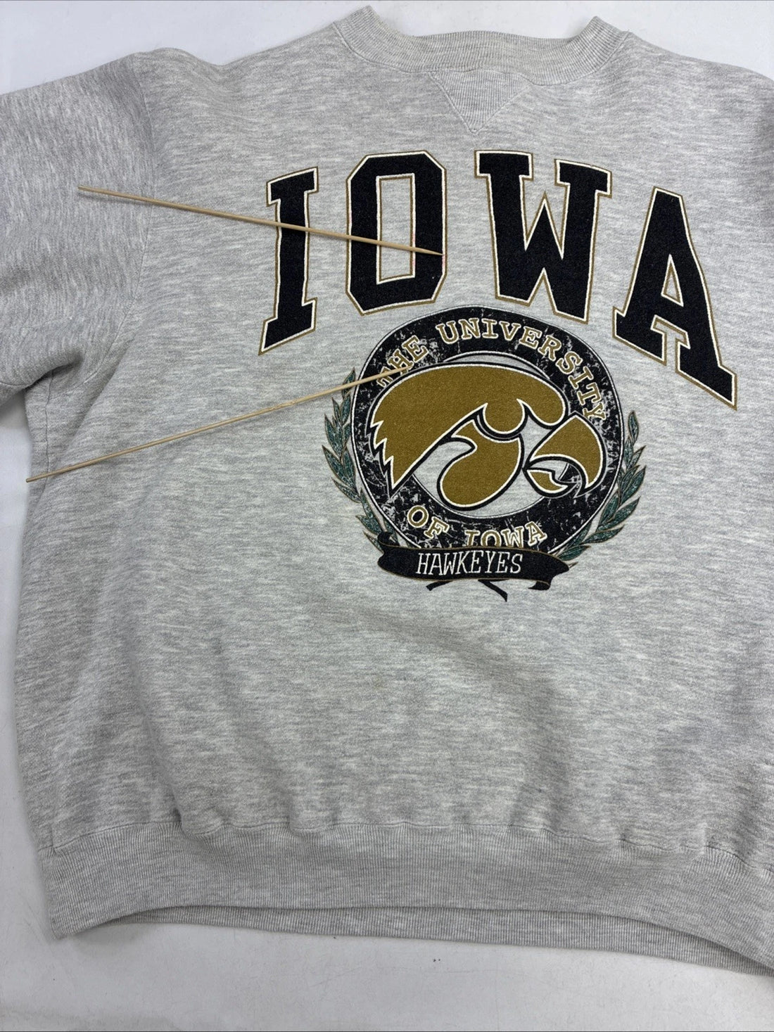 Vintage Iowa Hawkeyes Crest Crewneck Sweatshirt Size XL NCAA