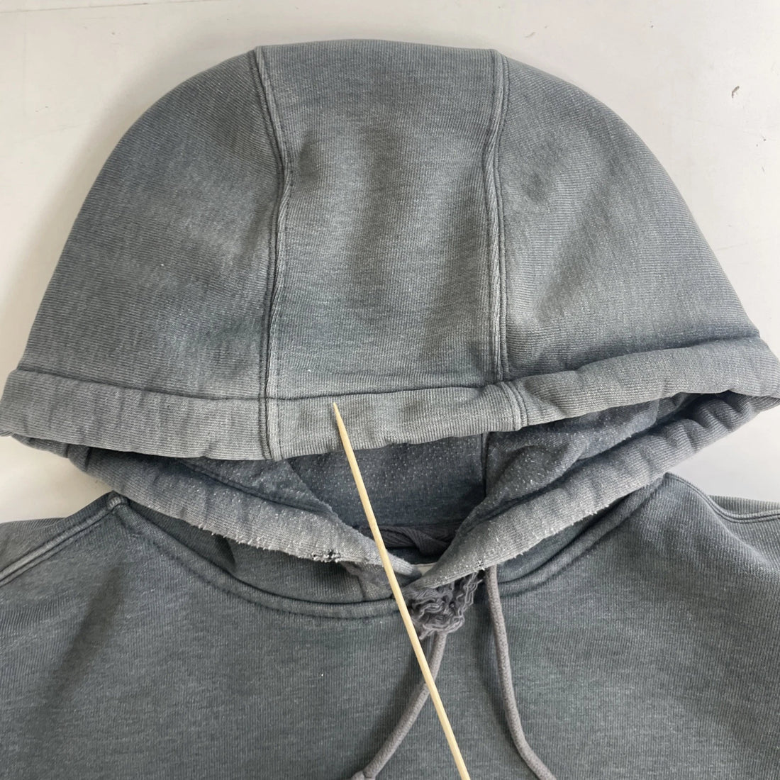 Carhartt Sweatshirt Hoodie Size Medium Gray Paint
