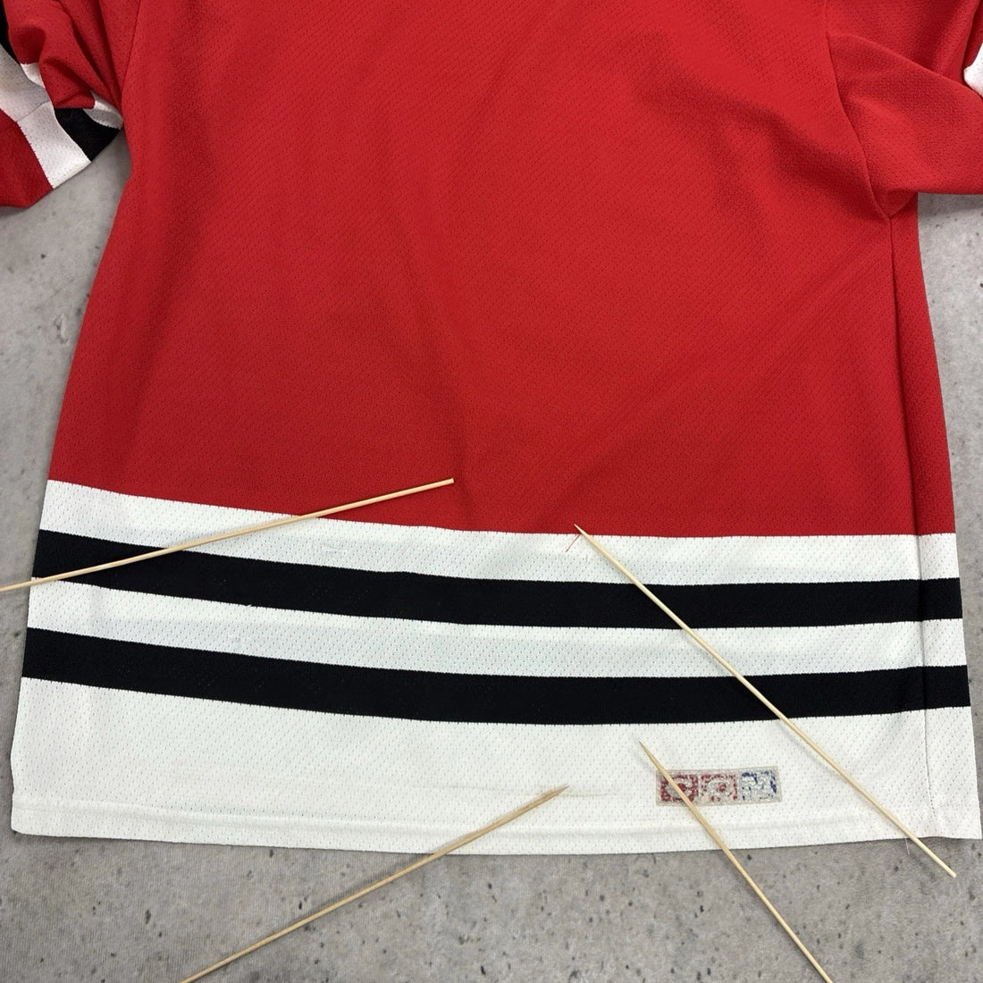 Vintage Chicago Blackhawks CCM Jersey Size Medium NHL