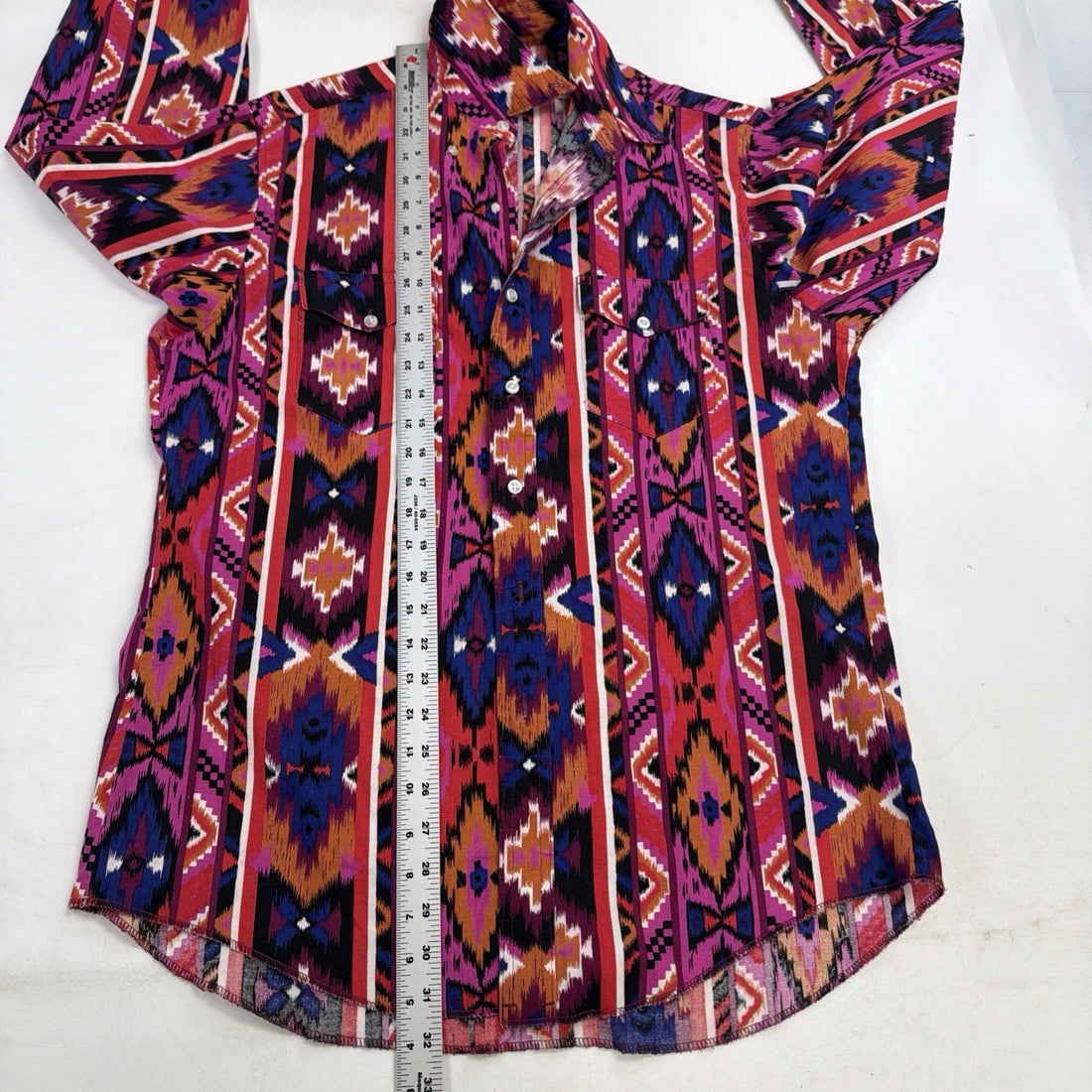 Vintage Wrangler Western Aztec Button Up Shirt Size 16 1/2 35
