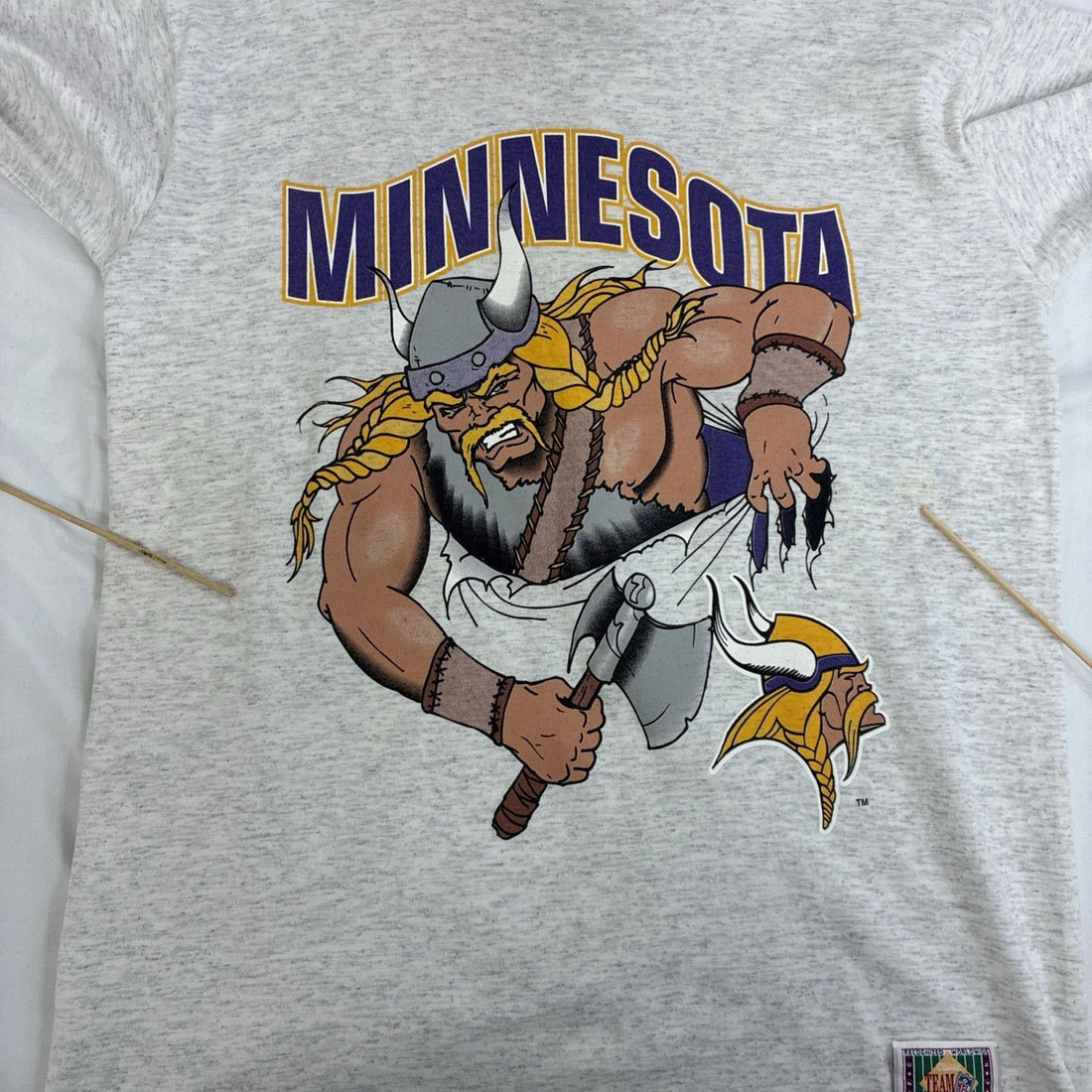 Vintage Minnesota Vikings Breakthrough Nutmeg T-Shirt Size Large NFL