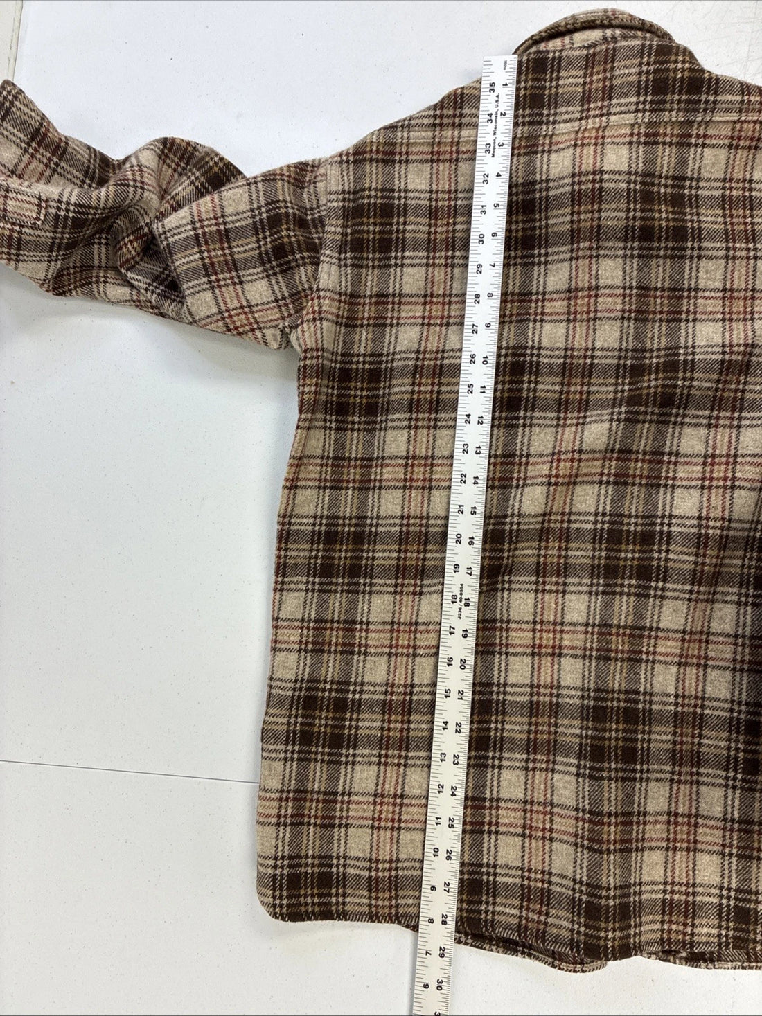 Vintage Woolrich Wool Button Up Shirt Size Medium