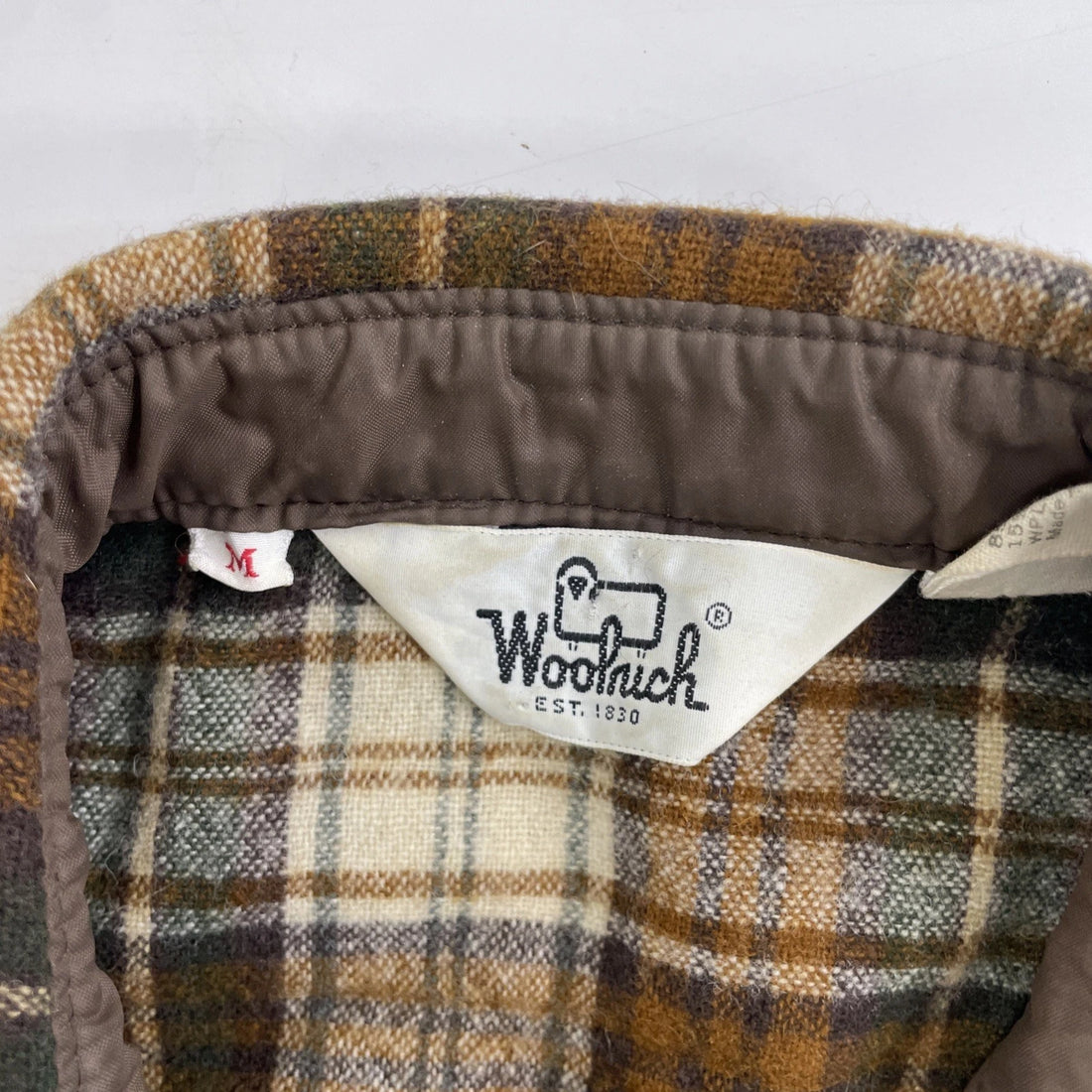 Vintage Woolrich Wool Button Up Shirt Size Medium Brown Plaid