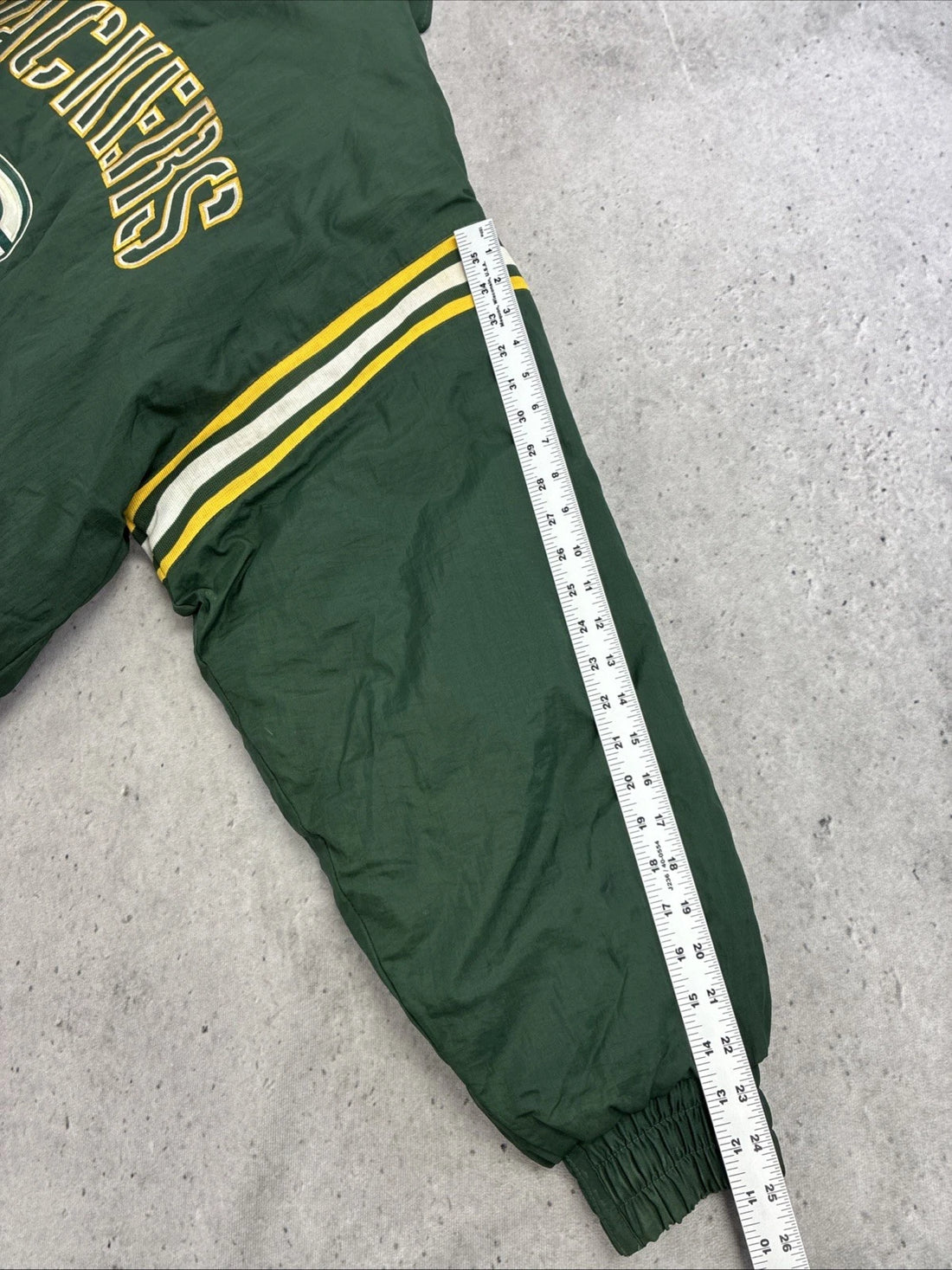 Vintage Green Bay Packers Pro Player Puffer Jacket Size XL NFL