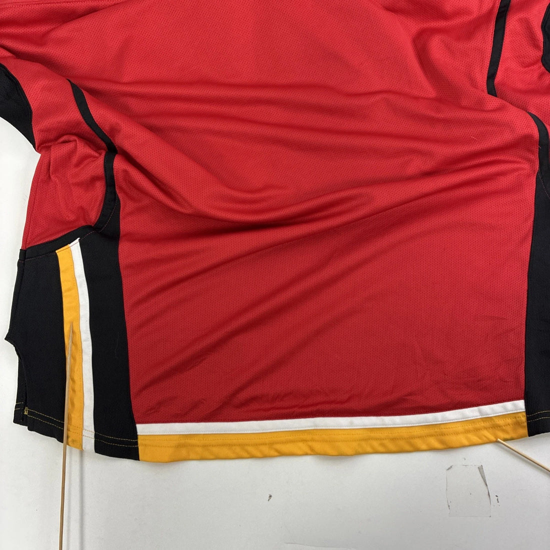 Calgary Flames Reebok Jersey Size XL NHL