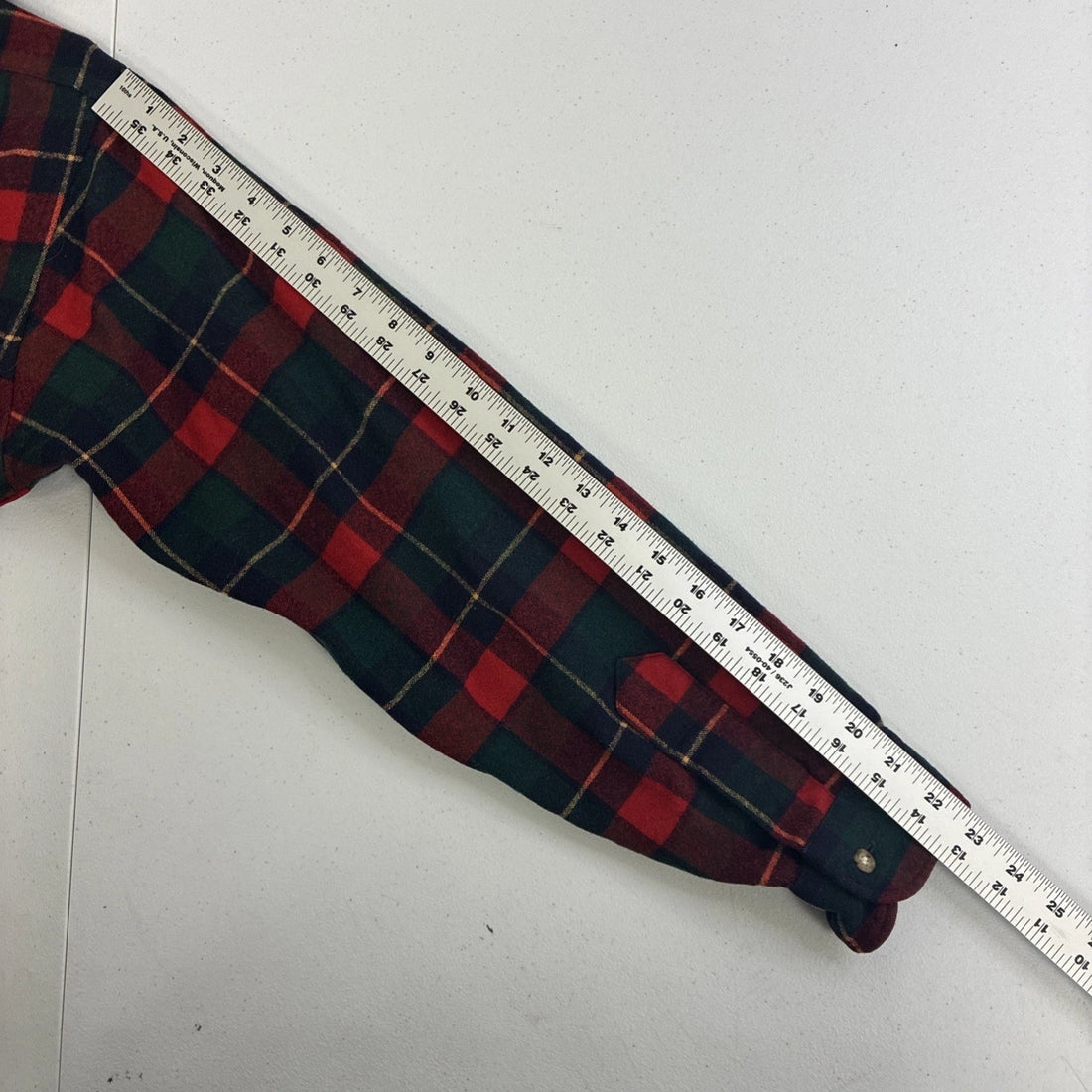 Vintage Pendleton Wool Lodge Button Up Shirt Size Medium Plaid