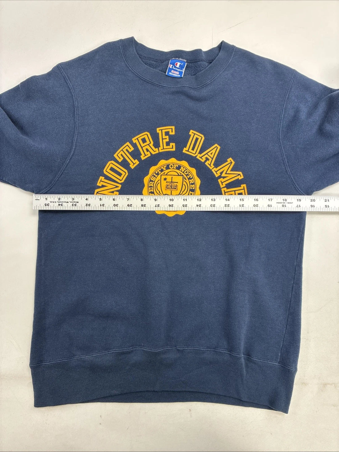 Vintage Notre Dame Fighting Irish Champion Crewneck Sweatshirt Medium 80s NCAA