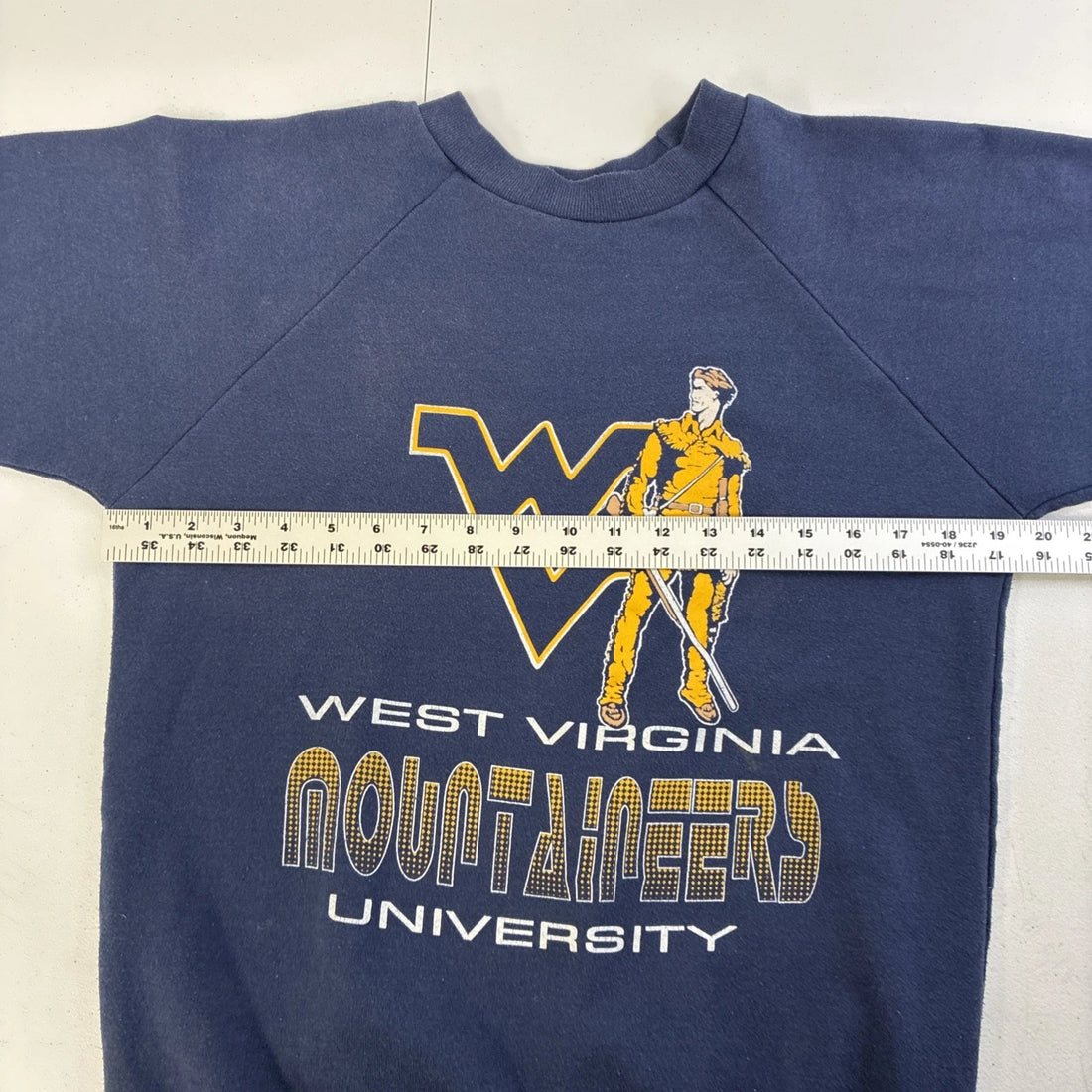 Vintage West Virginia Mountaineers Sweatshirt Size Medium NCAA