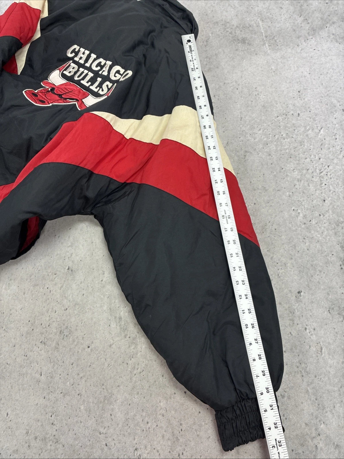 Vintage Chicago Bulls Chalk Line Puffer Jacket Large NBA