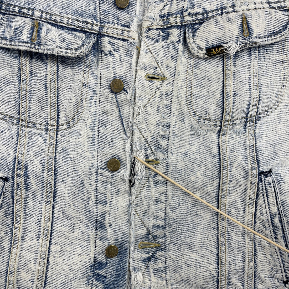 Vintage Lee Acid Wash Denim Trucker Jacket Size Medium PATD 153438 Distressed