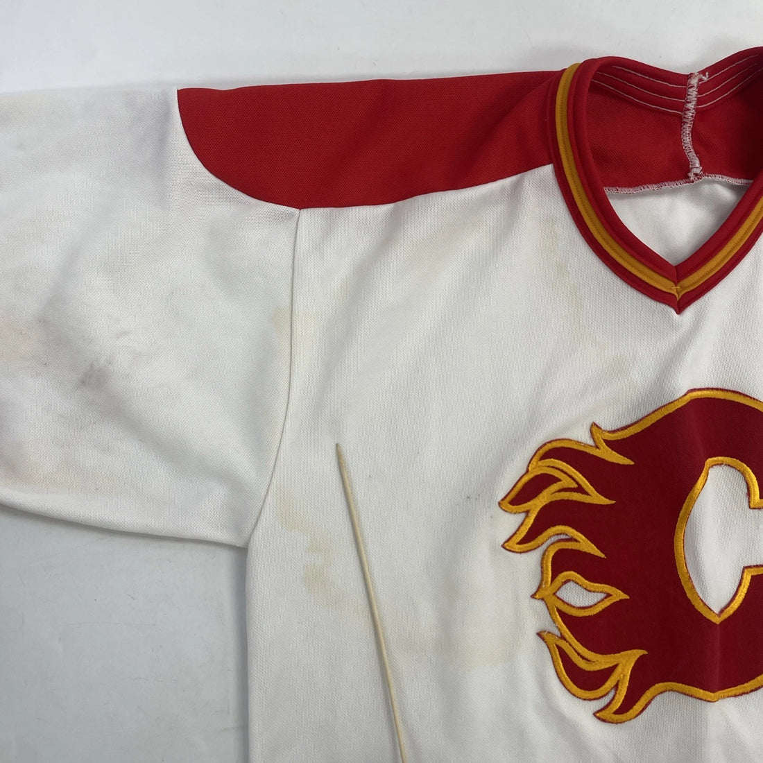 Vintage Calgary Flames CCM Hockey Jersey Size Large 90s NHL