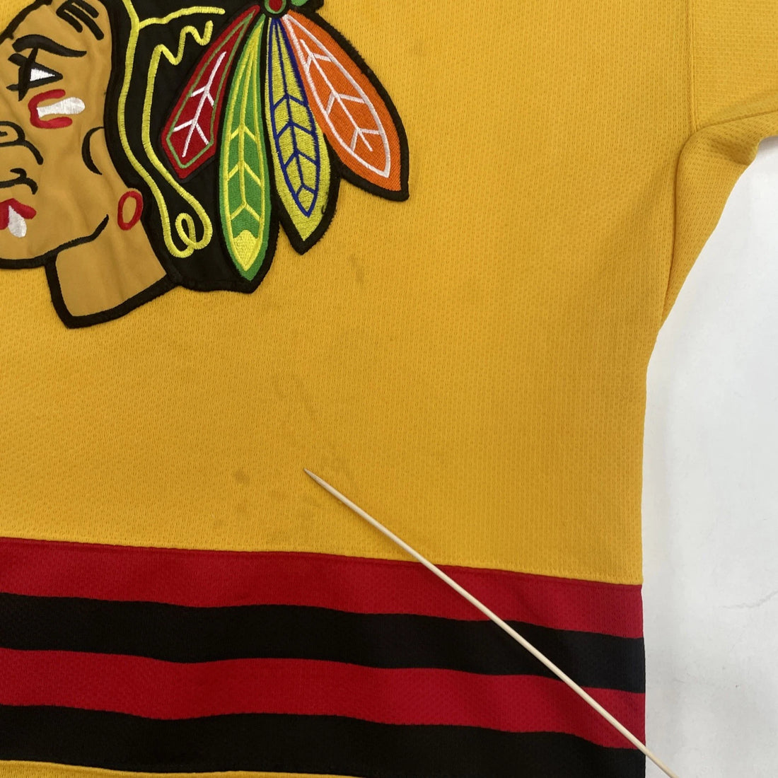Vintage Chicago Blackhawks Starter Hockey Jersey Size Medium Gold NHL