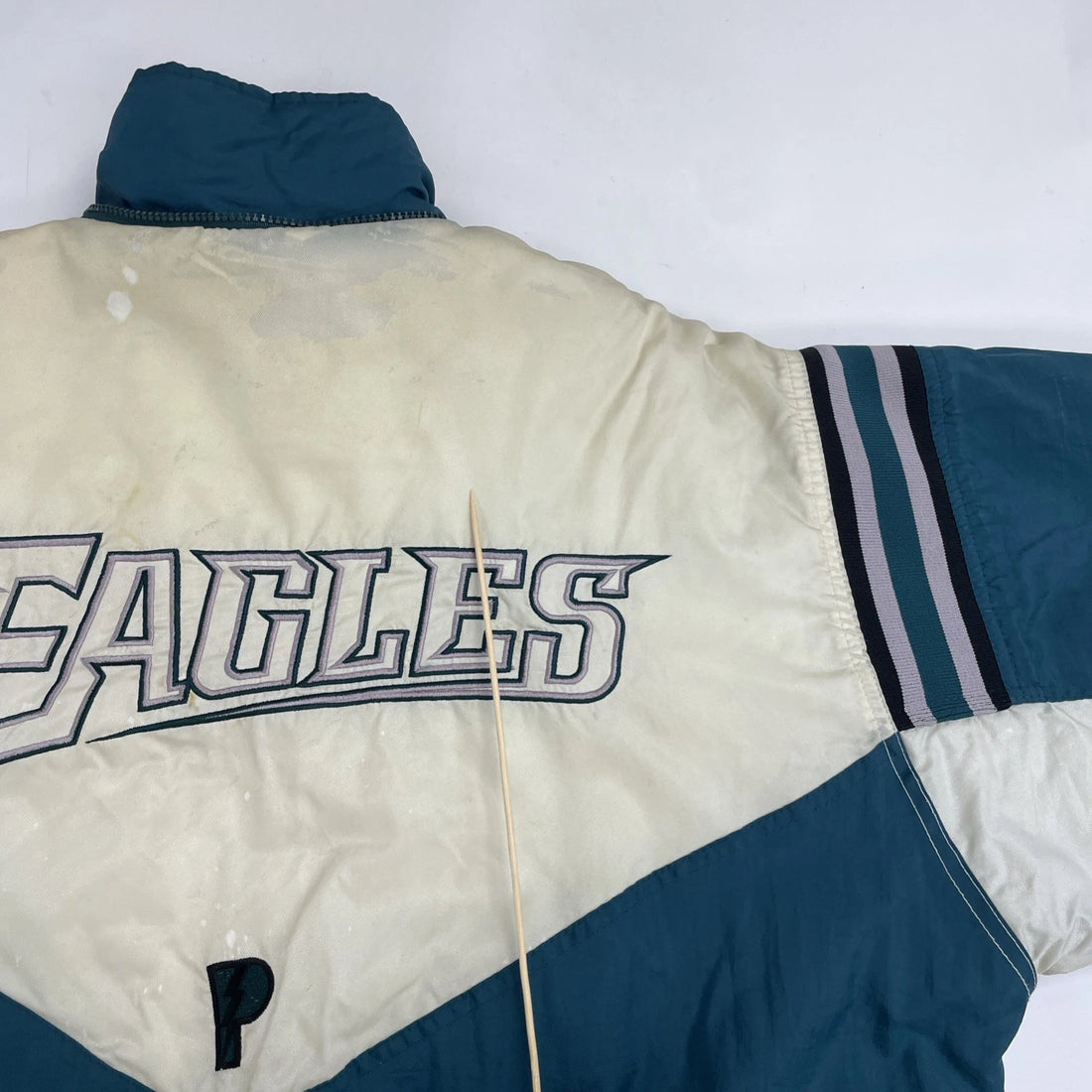 Vintage Philadelphia Eagles Pro Player Puffer Jacket Size Large 90s NFL