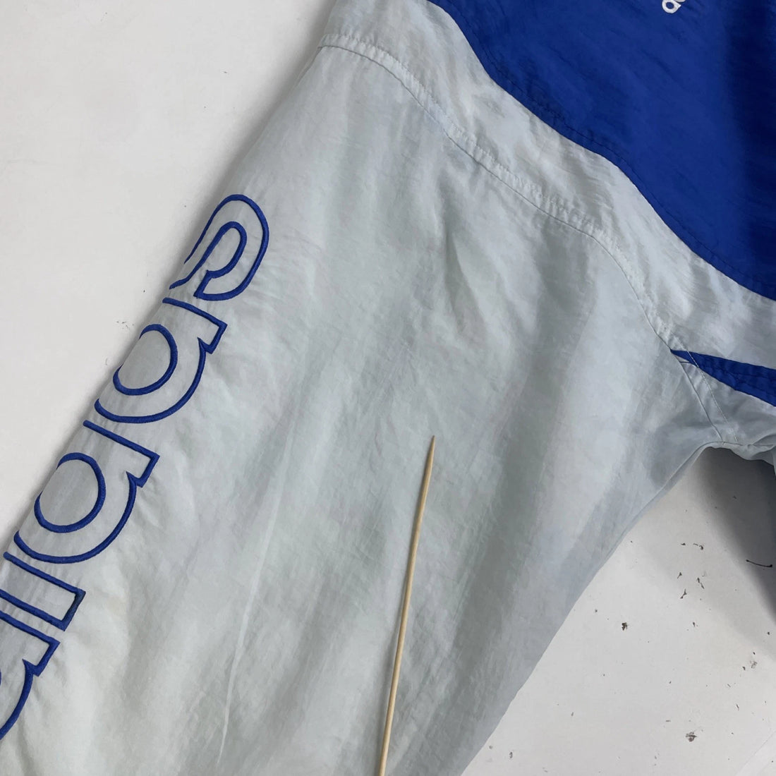 Vintage Adidas Windbreaker Light Jacket Size Large Blue