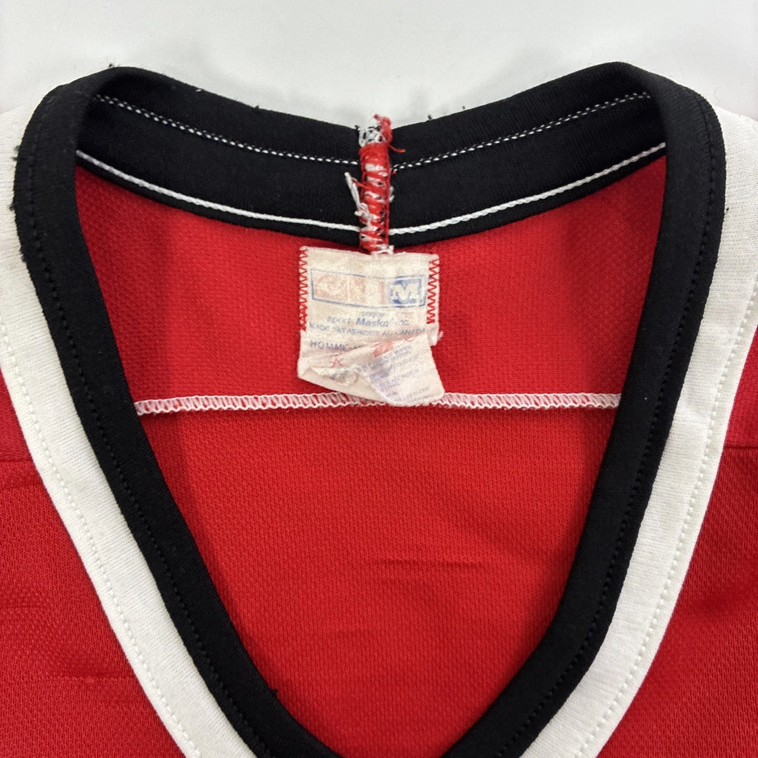 Vintage Chicago Blackhawks CCM Jersey Size Medium NHL