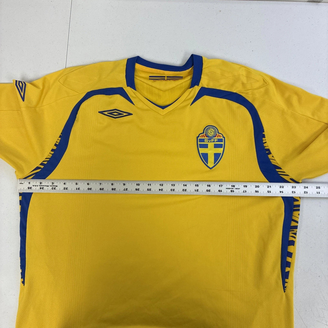 Sweden Umbro Soccer Football Jersey Size XL FIFA