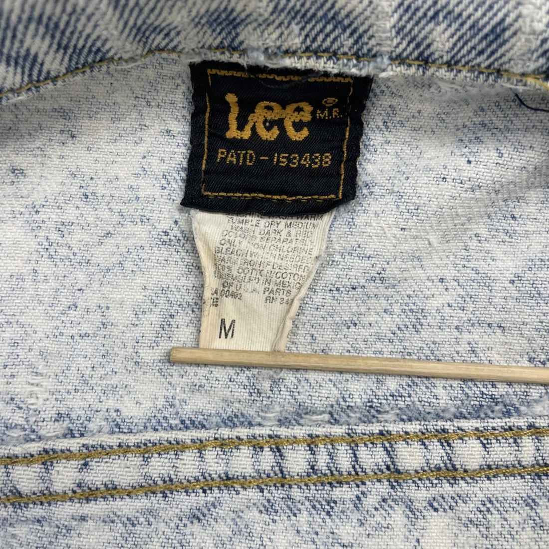 Vintage Lee Acid Wash Denim Trucker Jacket Size Medium PATD 153438 Distressed