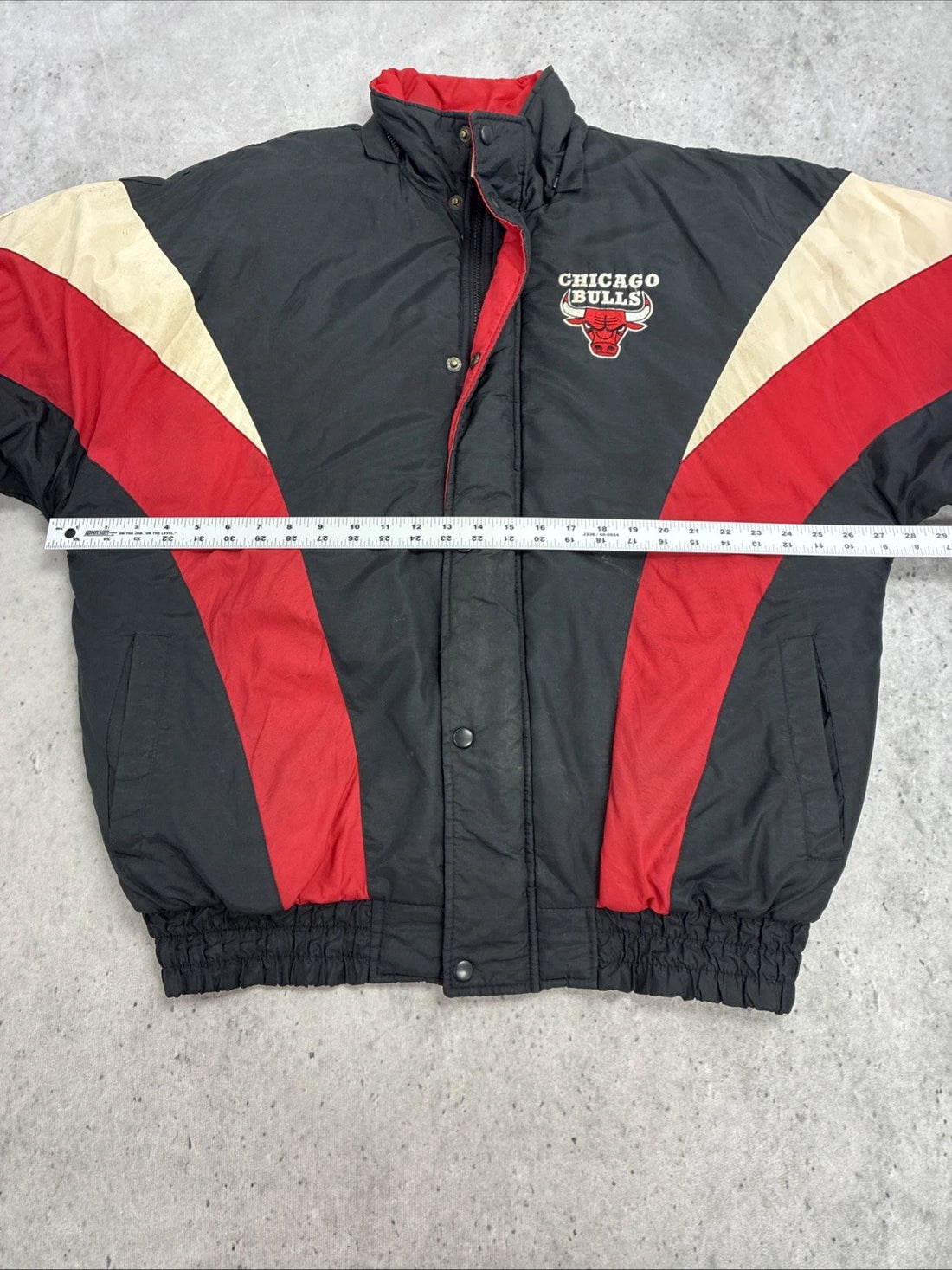 Vintage Chicago Bulls Chalk Line Puffer Jacket Large NBA